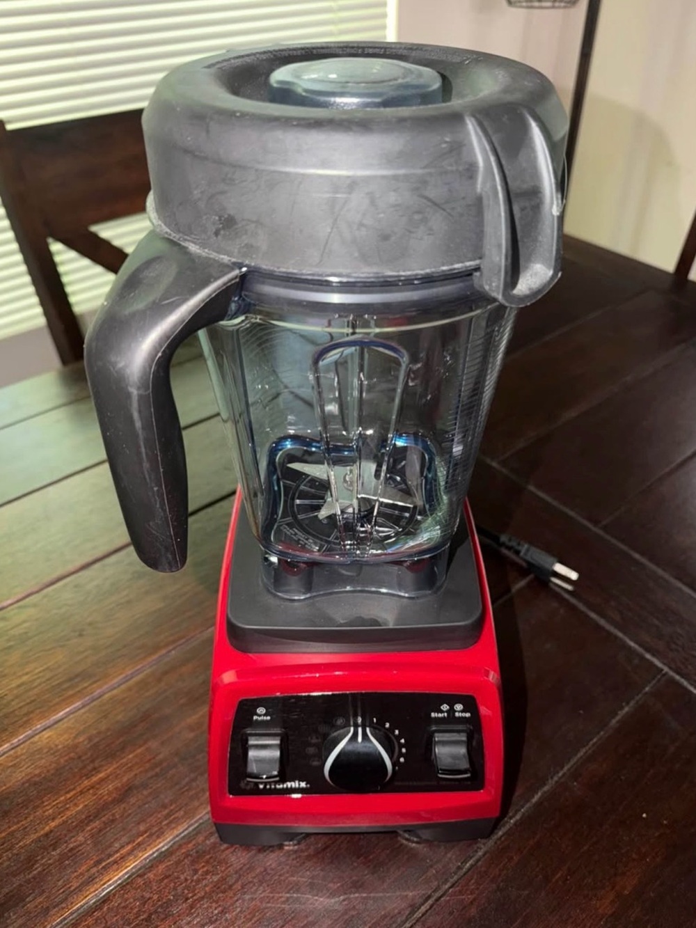 Vitamix professional series 750 *Retail is $630